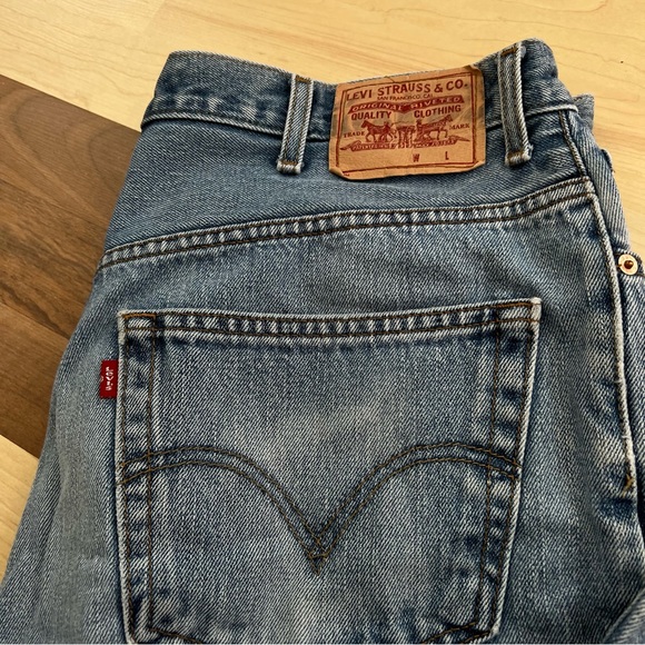 Vintage Levi’s Relaxed Fit (Estimated Size 16) - Picture 8 of 8